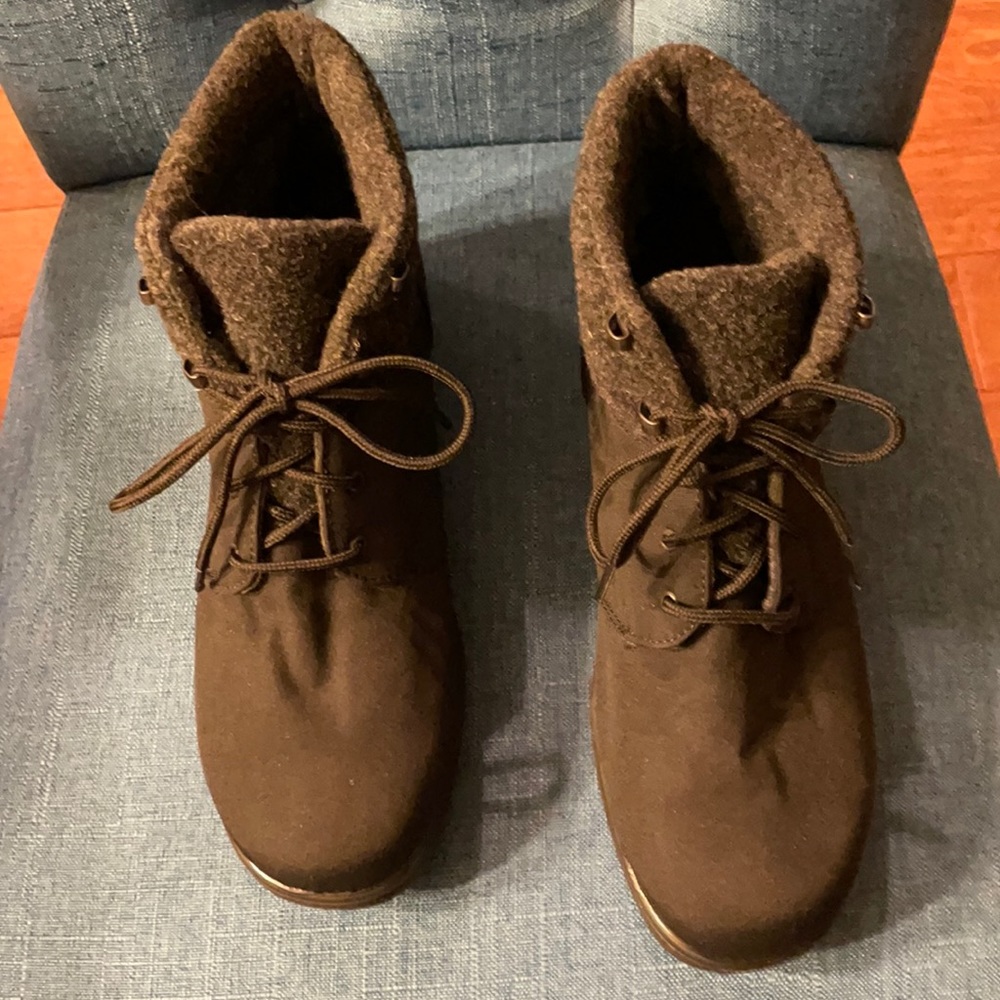 Winter trek boots